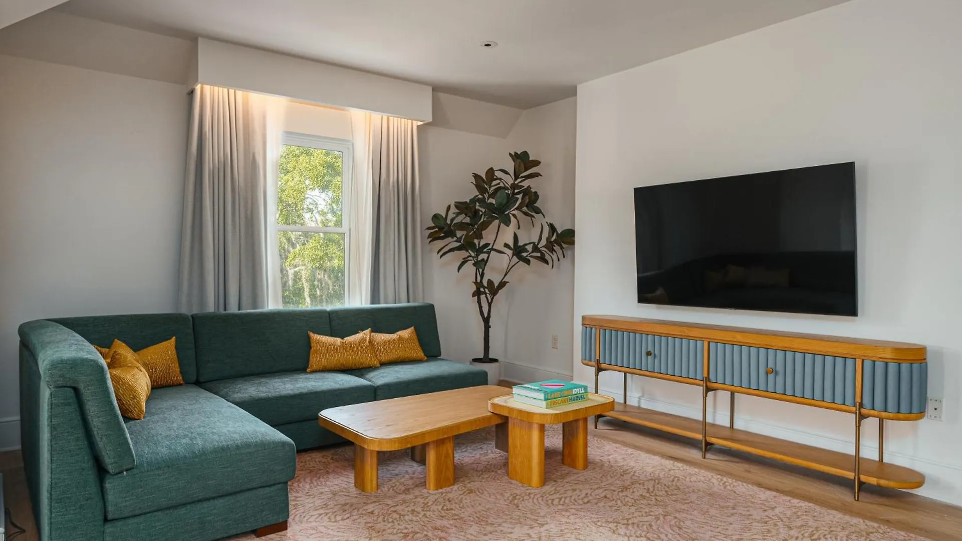 Hotel Bardo Savannah 5*,  United States